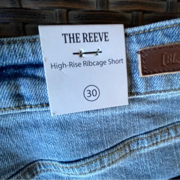 NWT WOMENS BLANKNYC‎ DENIM SHIRTS THE REEVE RAW HEM MILD DISTRESS 5 POCKETS - Picture 7 of 8